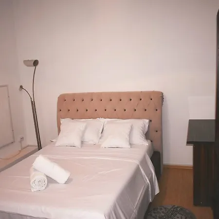 Grand Central Accomodation Romana